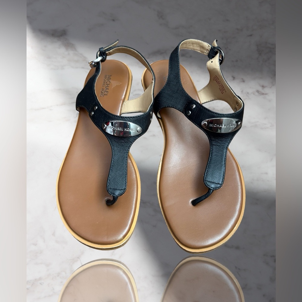Michael Kors Plate Flats Thong Sandals for Women Color Black Size 7.